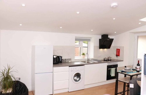 Bury St Edmunds Apartment | Cosy Studio: Kitchen, Parking, 10' walking to Town