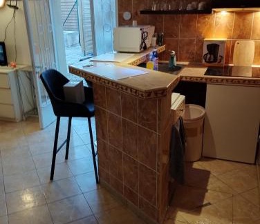 La Ferte-Gaucher Apartment | Cosy Studio meublé avec piscine partagée