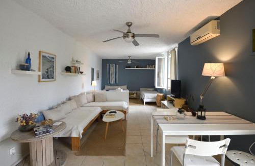 Porto Germeno Apartment | Cosy studio overlooking Porto Germeno gulf