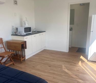 Porirua Apartment | Cosy Studio Retreat in Porirua