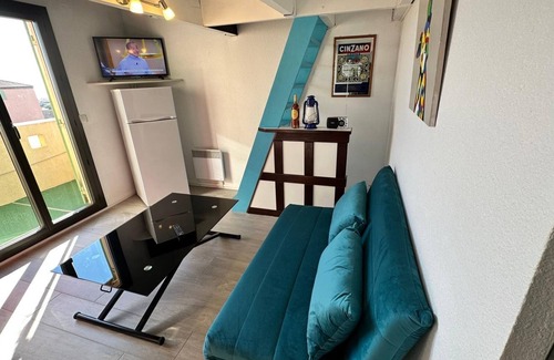 Saint-Pierre-la-Mer Apartment | Cosy T2 sea view, bedroom + cabin, mezzanine, parking