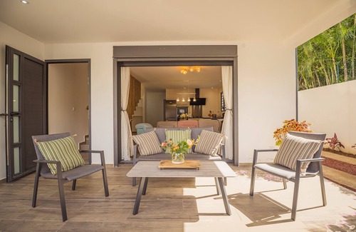 Plateau Goyave Villa | Cosy villa with heated pool