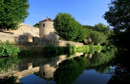 Noyers-sur-Serein Apartment | Coté-Serein La Privilège de la Tour Madame