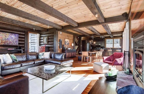 Lac-Superieur Ski Chalet | Cote Nord Chalet Jolene 5 bedroom spanCITQ 261446