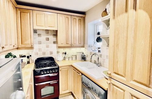 Chipping Campden Cottage | Cotswold Chic Retreats "Jacinabox" in Chipping Campden The Cotswolds
