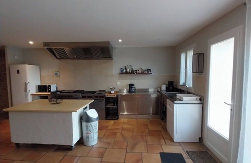 Saint-Cesaire-de-Gauzignan Other | cottage located in the quiet countryside