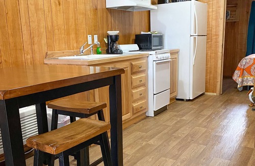 Holladay Cottage | Cottage #17, Kentucky Lake, Great Fishing, Camden TN, Birdsong Marina