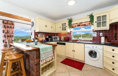 Ballyconneely Cottage | Cottage 207 - Ballyconneely - sleeps 8 guests in 4 bedrooms