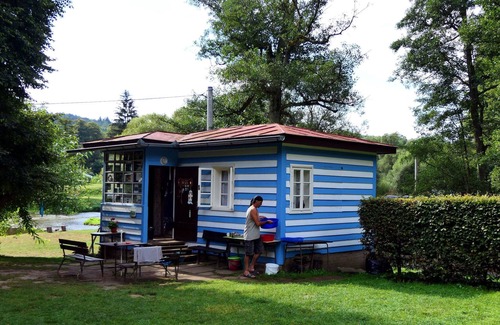 Lsteni Cottage | Cottage 3 min walk to river beach,
