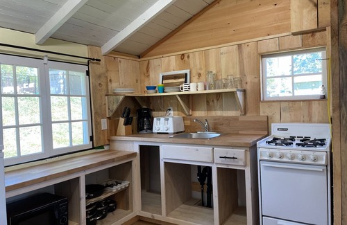 Campbellford Cabin | Cottage #5 - Catch More Resort