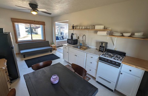 Stow Cottage | Cottage #6 - Cute and airy 2 bedroom cottage right on Chautauqua Lake!