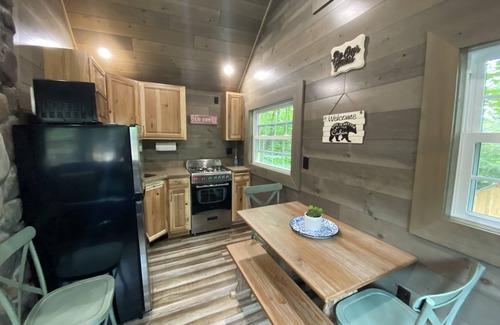 Old Forge Cottage | Cottage “7th Lake" Two Bedroom Cottage at The Lakes