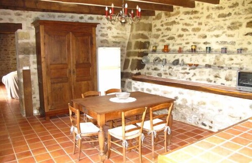Saint-Yrieix-la-Montagne Cottage | Cottage 9 people on 43 hectare estate with a fish pond of 3 ha