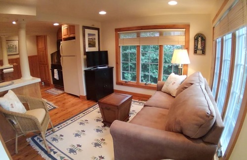 Macatawa Apartment | Cottage Apartment, Macatawa Park, Comfortably sleeps 2 + 1