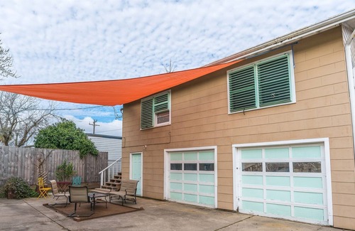 Galveston Cottage | Cottage Breeze-near conv center, beach