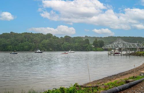 East Haddam House | Cottage-Chic Retreat Less Than 1 Mi to Connecticut River!