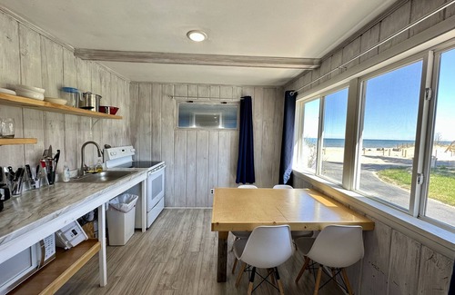 Northeastern Michigan Cottage | Cottage Cove · Lake Huron Beach Cottage No. 7
