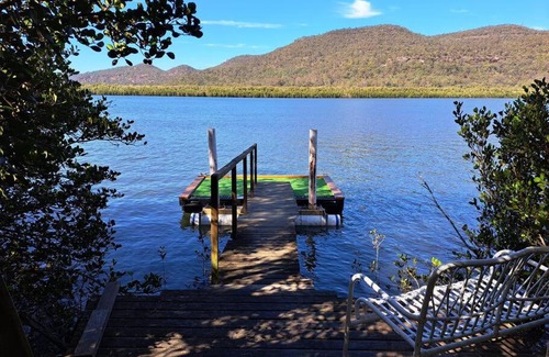 Courangra House | Cottage dAmour Waterfront, Private Pontoon Jetty