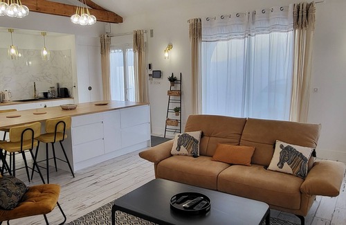 La Rochelle House | Cottage Des Halles