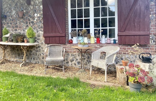Vattetot-sur-Mer Cottage | Cottage Design-Ensuite Shower-Garden View