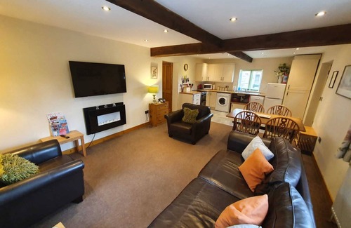 Ormskirk Cottage | Cottage-Ensuite with Shower-The Stable