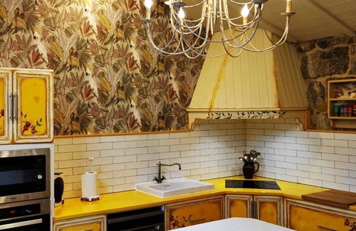 A Lama House | Cottage for 10/14 pax with pool near the coast.