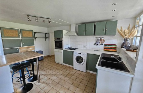 Peault House | Cottage for 4 to 6 persons + private jacuzzi