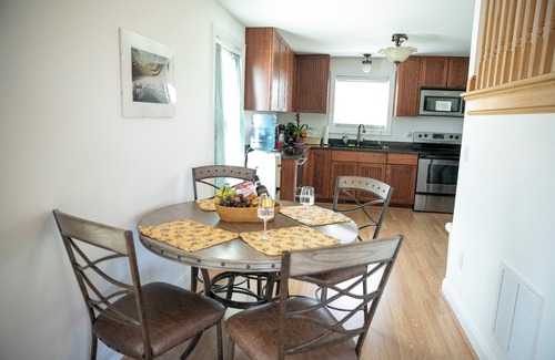 Castleton Cottage | Cottage Getaway for Two with Private Hot Tub