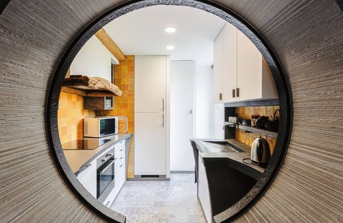 Pissotte House | Cottage 'Gite Les 3 Piliers' with Private Terrace, Shared Garden and Wi-Fi