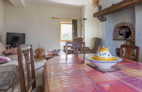 Giroux Other | Cottage in an old remote farmhouse near Châteauroux