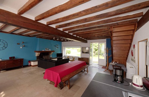 Saint-Dye-sur-Loire House | Cottage in a large enclosed garden up to 11 people.