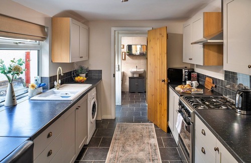 Rhiwbryfdir House | Cottage in Snowdonia near Scenic Trails