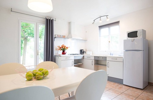 Lodeve House | Cottage in Mediterranean park, superb view over the valley, near Lac du Salagou