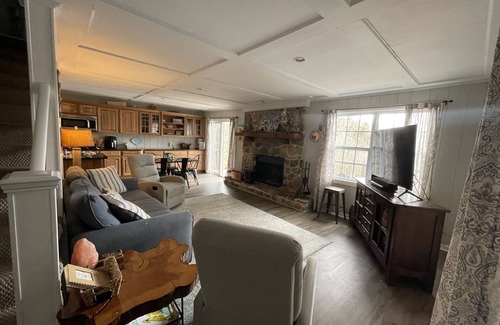Crane Hill House | Cottage in the Cove - Privacy/View/Screened Porch/Outdoor Cooking/Dock