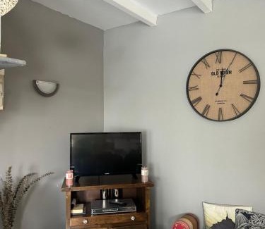 Le Val-Saint-Pere House | Cottage La petite guette