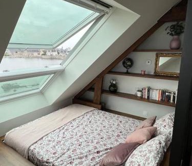 Montfarville House | Cottage les pieds dans l'eau