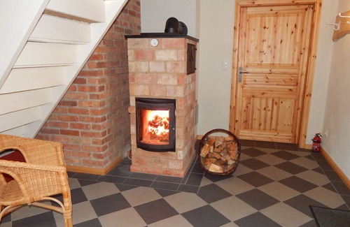 Alt Jabel House | Cottage near the forest with piano, sauna, wood stove
