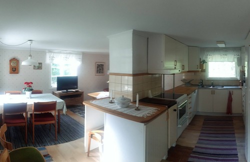Jamjo Cottage | Cottage on farm 3 miles northeast of Karlskrona