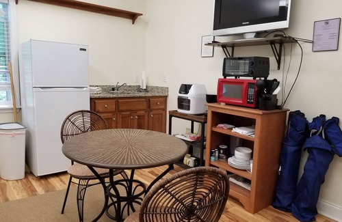 Clayton Apartment | Cottage on Hamby