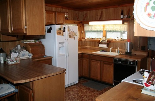 Boyne City Cottage | Cottage on Lake Charlevoix near Boyne City, 2nd best lake in USA! Shore Station