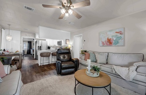 Kingsland House | Cottage on Lake LBJ: Boat Ramp, Lake Access, Games