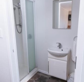 Raureka House | Cottage on Matai