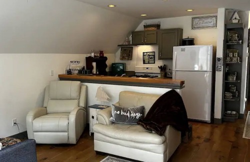 Levering House | Cottage on Munro Lake