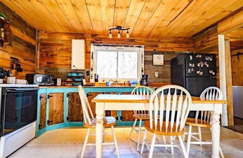 Town of Hebron Cottage | Cottage on the Creek