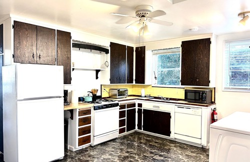 Point Richmond House | Cottage Point for Extended Stay