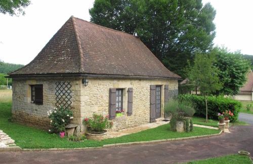 Tursac House | Cottage Poppy