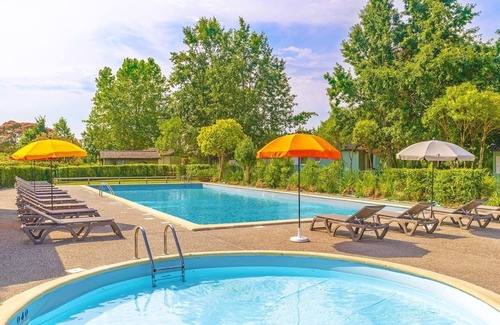 Castelmoron-sur-Lot Cabin | Cottage proche de la Marina, Terrasse privée ! Accès Piscine + Spa
