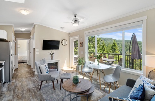 Sooke Cottage | Cottage w/Ocean Views, Hot Tub, Private Beach