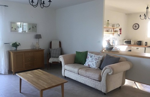 Mortagne-sur-Gironde Cottage | Cottage with Private Heated Pool, 15 Mins to Nearest Beach