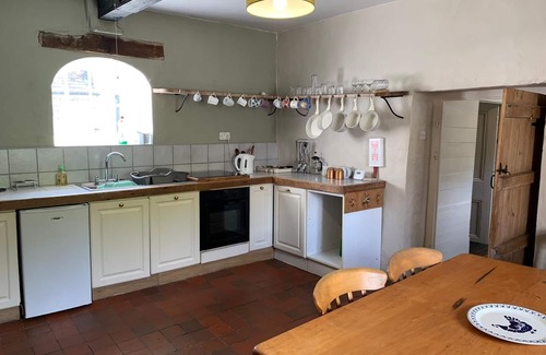 Llandybie Cottage | Cottage with Courtyard view Bailiffs Room at Glynhir Mansion